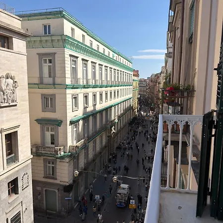 Svelata Toledo 3* Napoli