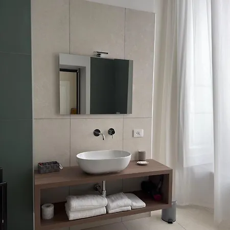 Svelata Toledo Naples